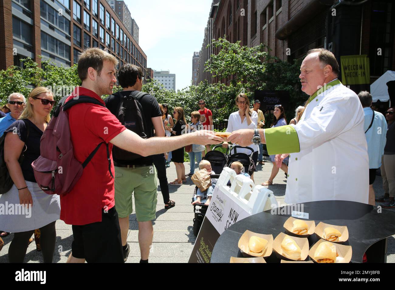 IMAGE DISTRIBUTED FOR OLIVE GARDEN Dave Olive Garden