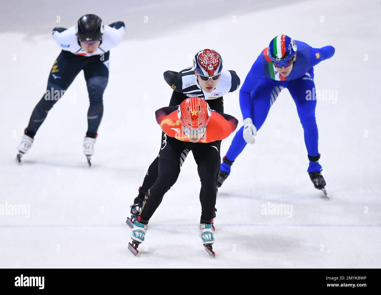 Dresden, Germany. 4th Feb, 2023. Li Wenlong (front) of China competes ...