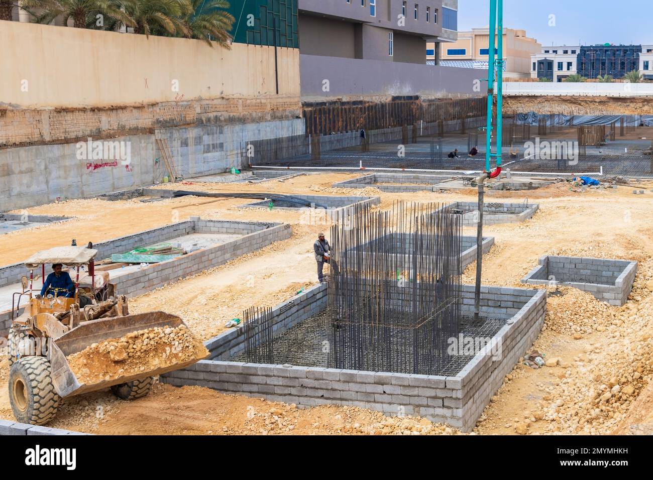 Foundations under construction hires stock photography and images Alamy
