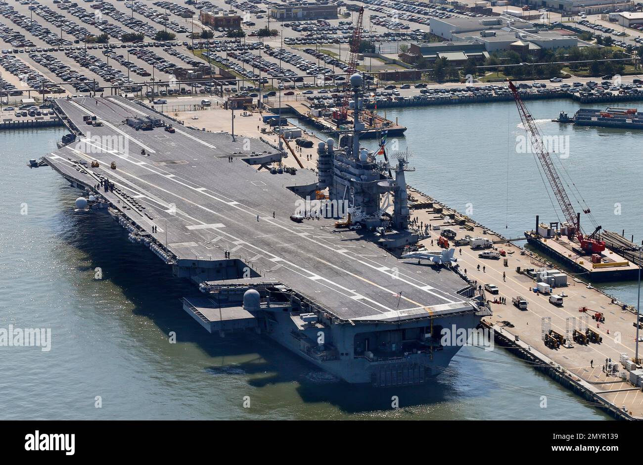 The Nuclear Powered Aircraft Carrier Uss George Washington Sits Pier
