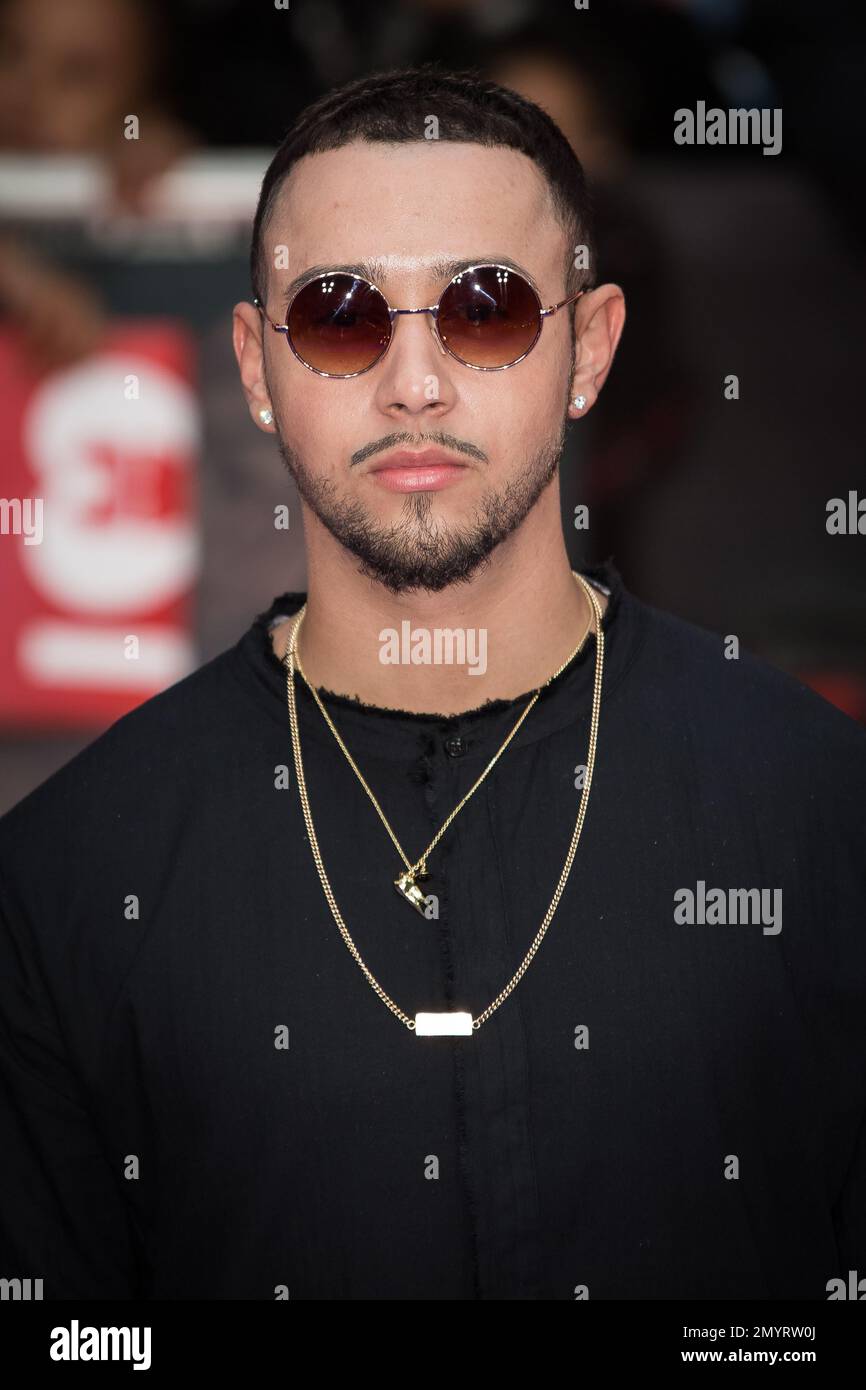 Mason Noise poses for photographers upon arrival at the premiere of the