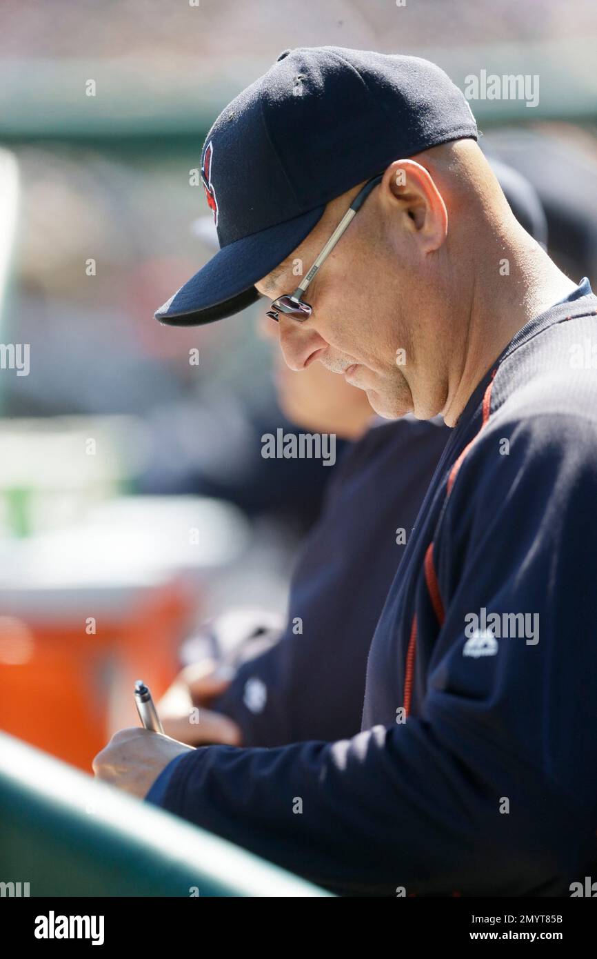 Cleveland Indians manager Terry Francona takes notes during the seventh  inning of a baseball game against the Detroit Tigers, Saturday, April 23,  2016, in Detroit. (AP Photo/Carlos Osorio Stock Photo - Alamy