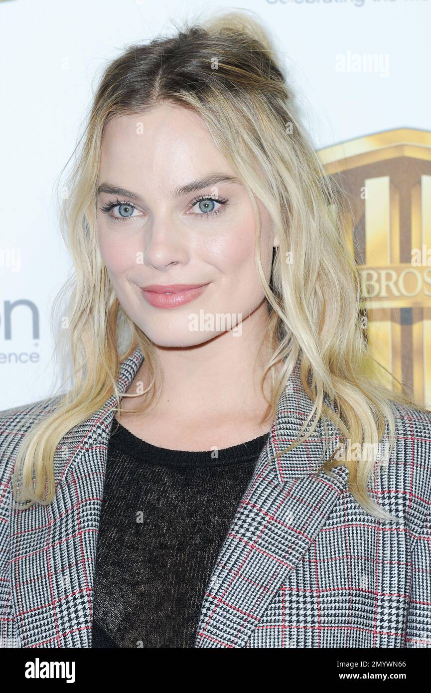 Margot Robbie attends Warner Bros. “The Big Picture” 2016 CinemaCon