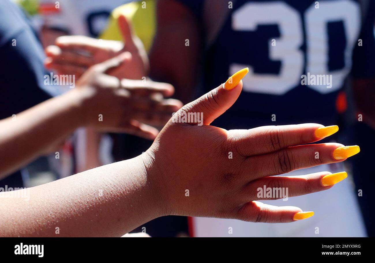 Nail Art: Super Bowl Manicure Ideas! | The Daily Varnish