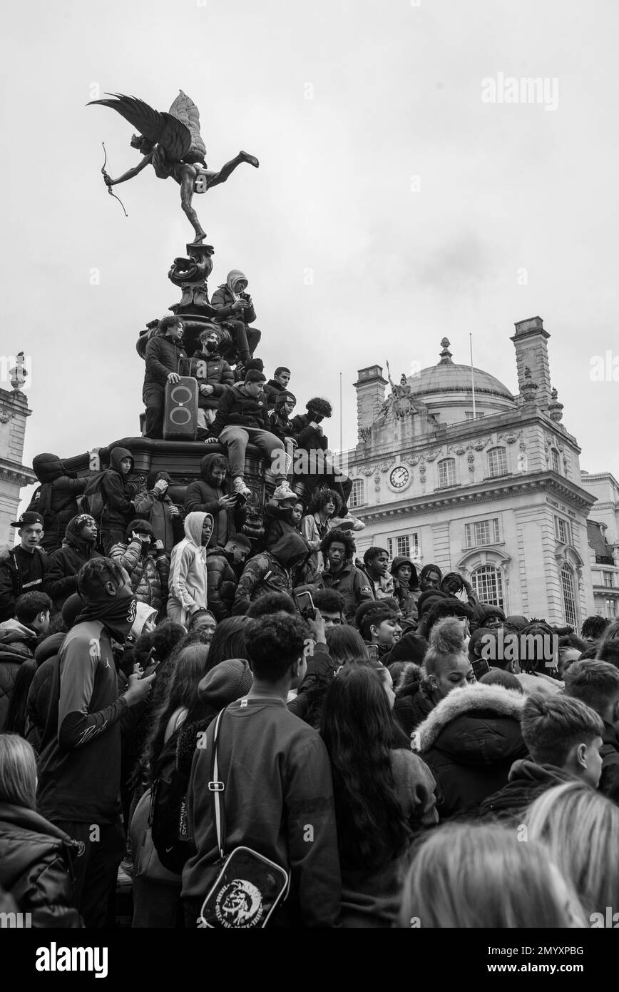 Trill artist Digga D aka Rhys Herbert films music video in Piccadilly