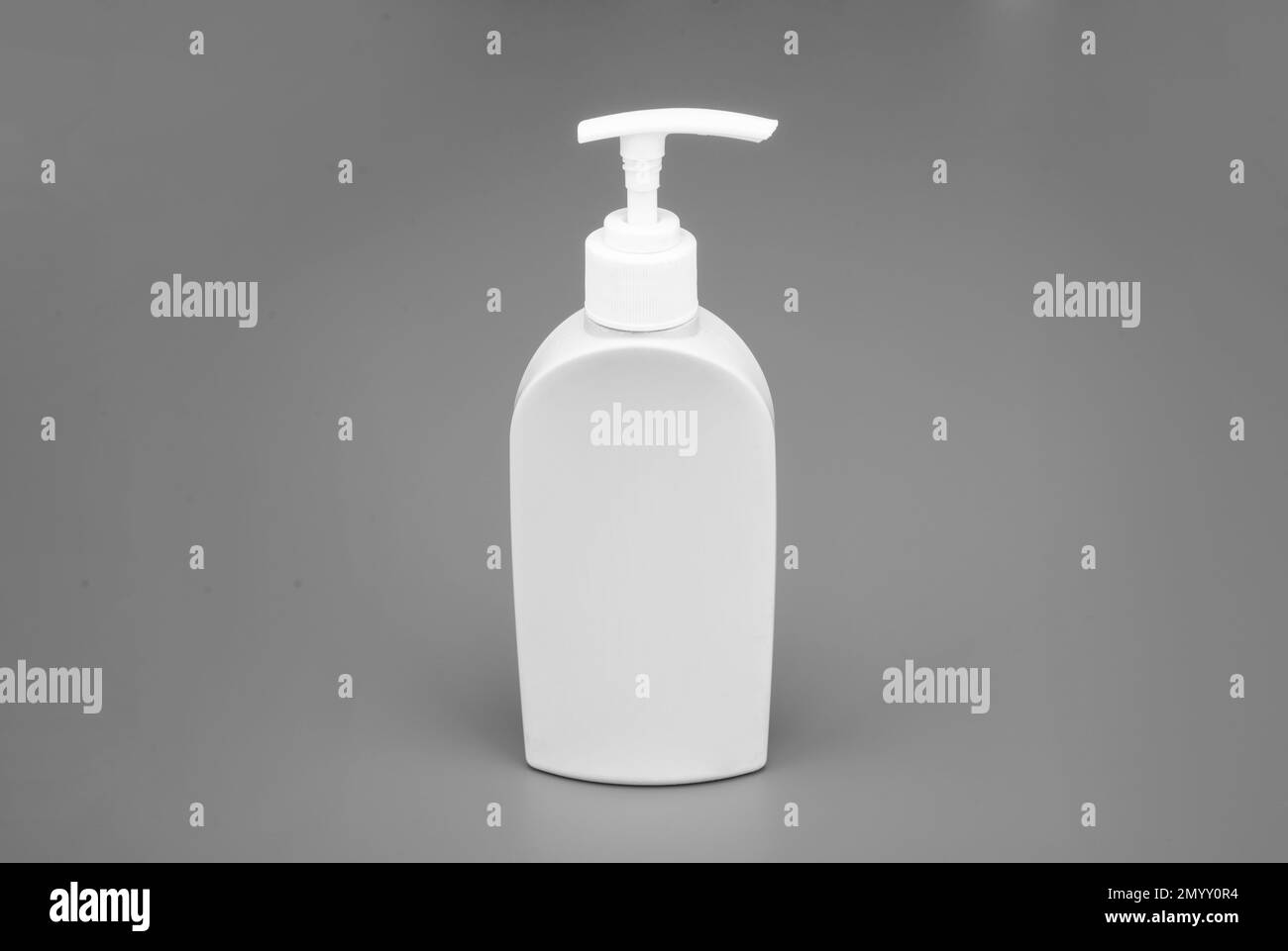Refillable plastic liquid cosmetic packaging container Stock Photo Alamy