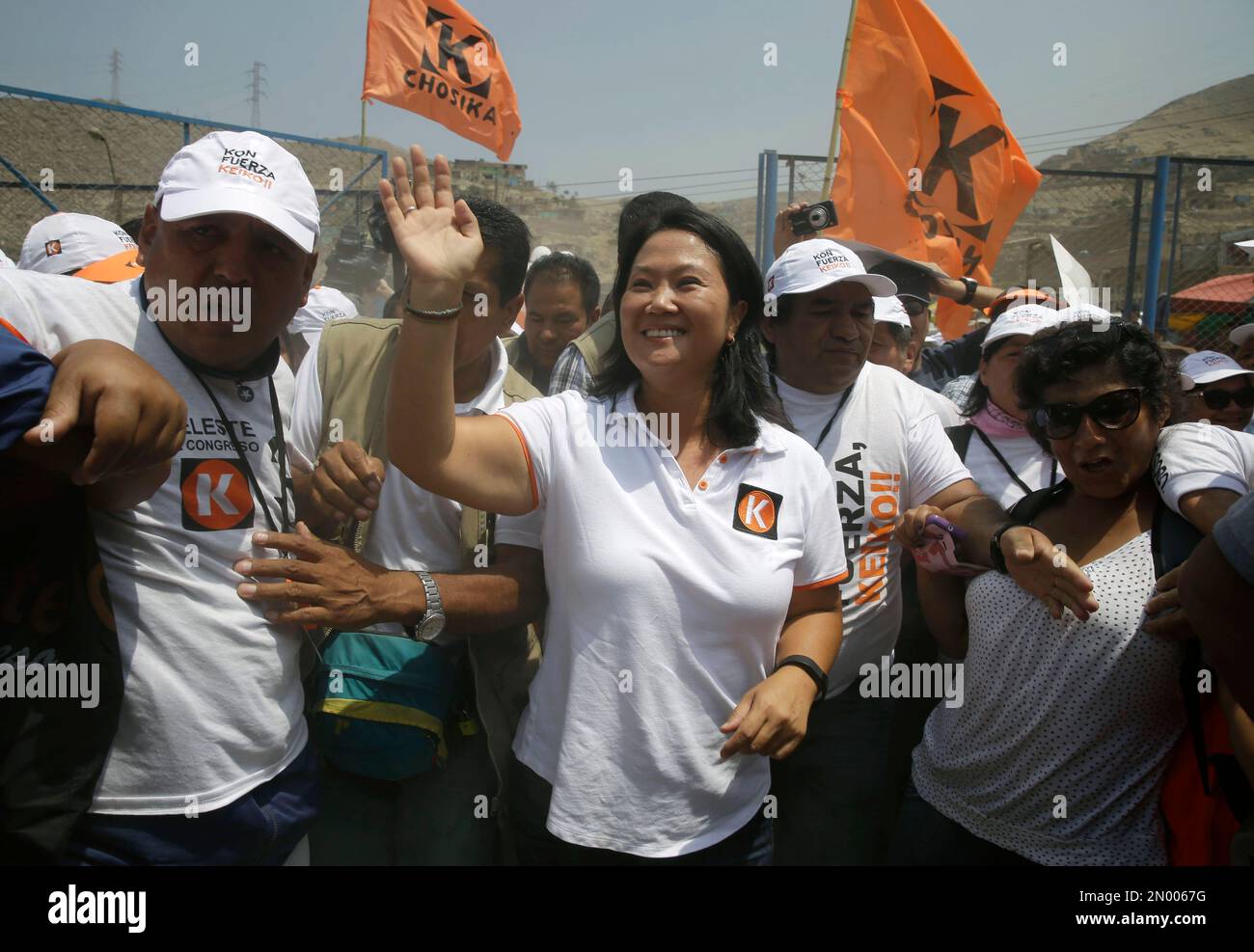 Presidential candidate Keiko Fujimori, center, of the "Fuerza Popular