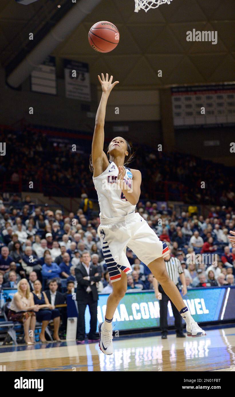 Connecticut’s Moriah Jefferson shoots during the second half of a