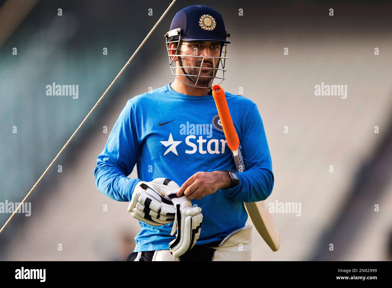 Ms dhoni cricket gloves top