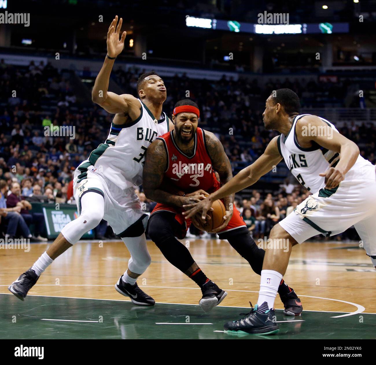 He was able to relate:' Bucks' Jabari Parker recovers from knee injuries  alongside fan; a high school athlete | FOX6 Milwaukee, image size:1300x1263