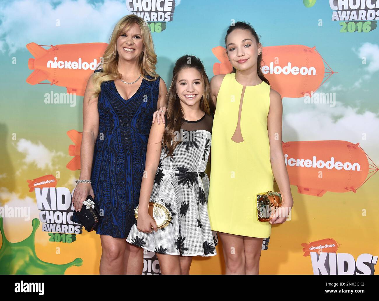 Melissa Gisoni, from left, Mackenzie Ziegler, and Maddie Ziegler arrive