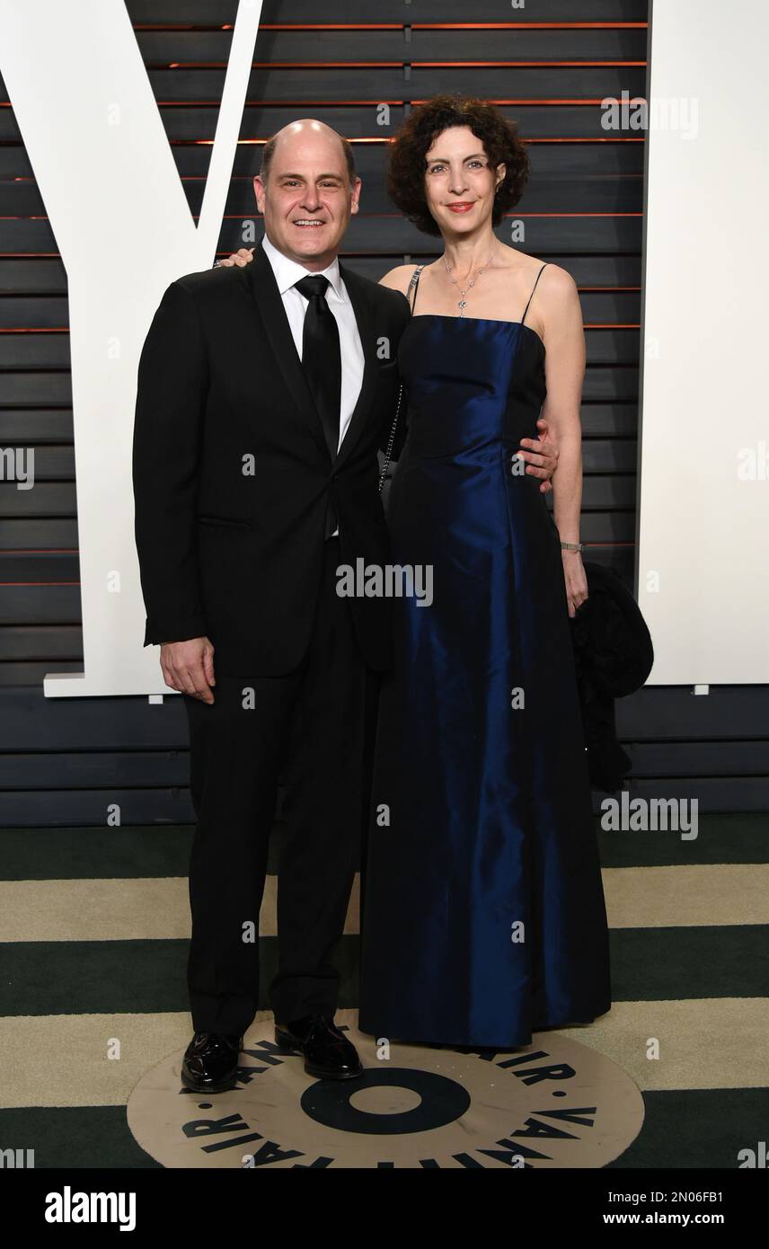 Matthew Weiner, left, and Linda Brettler arrive at the Vanity Fair ...