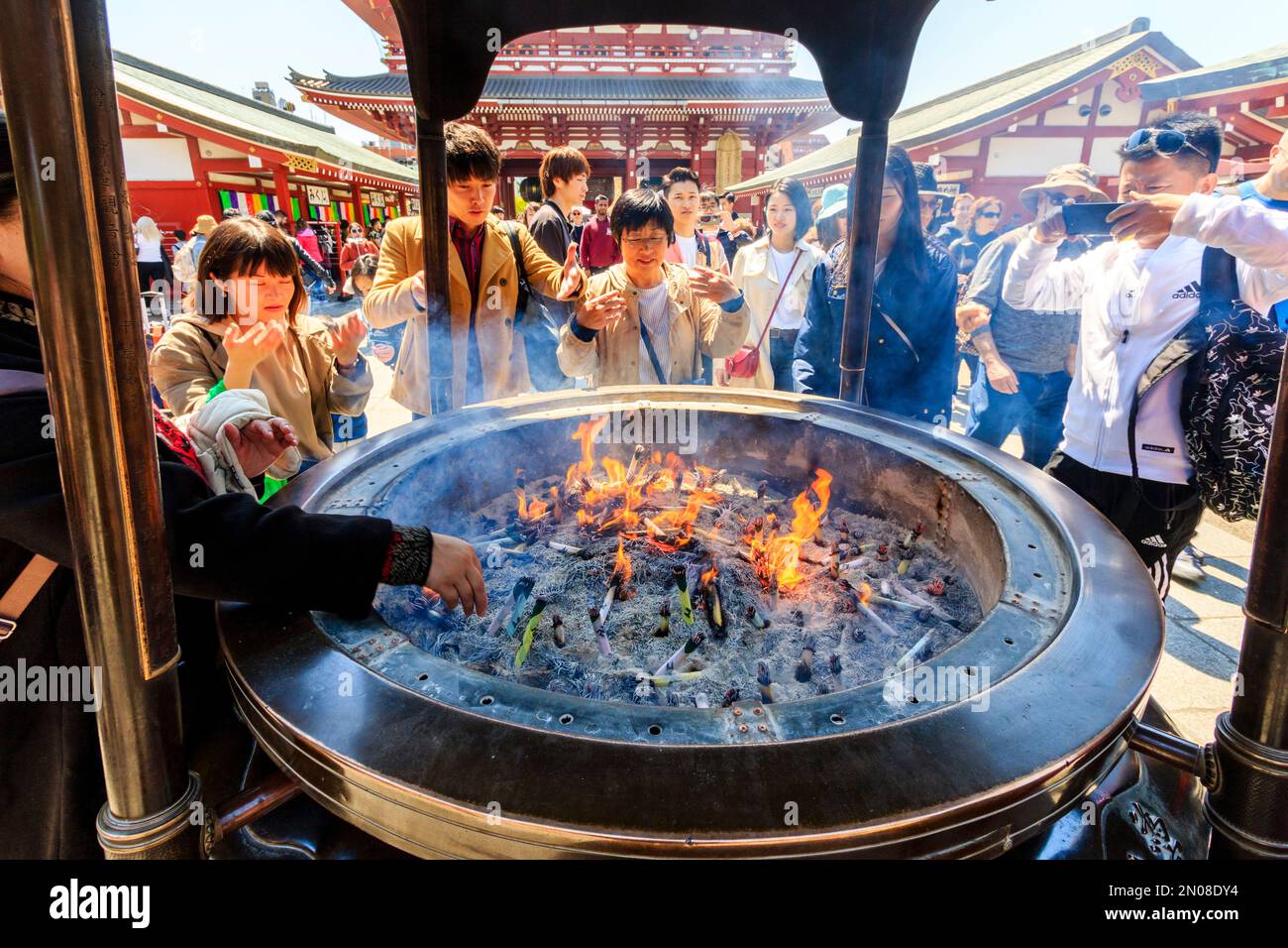 Senso ji temple large incense burner hi-res stock photography and ...
