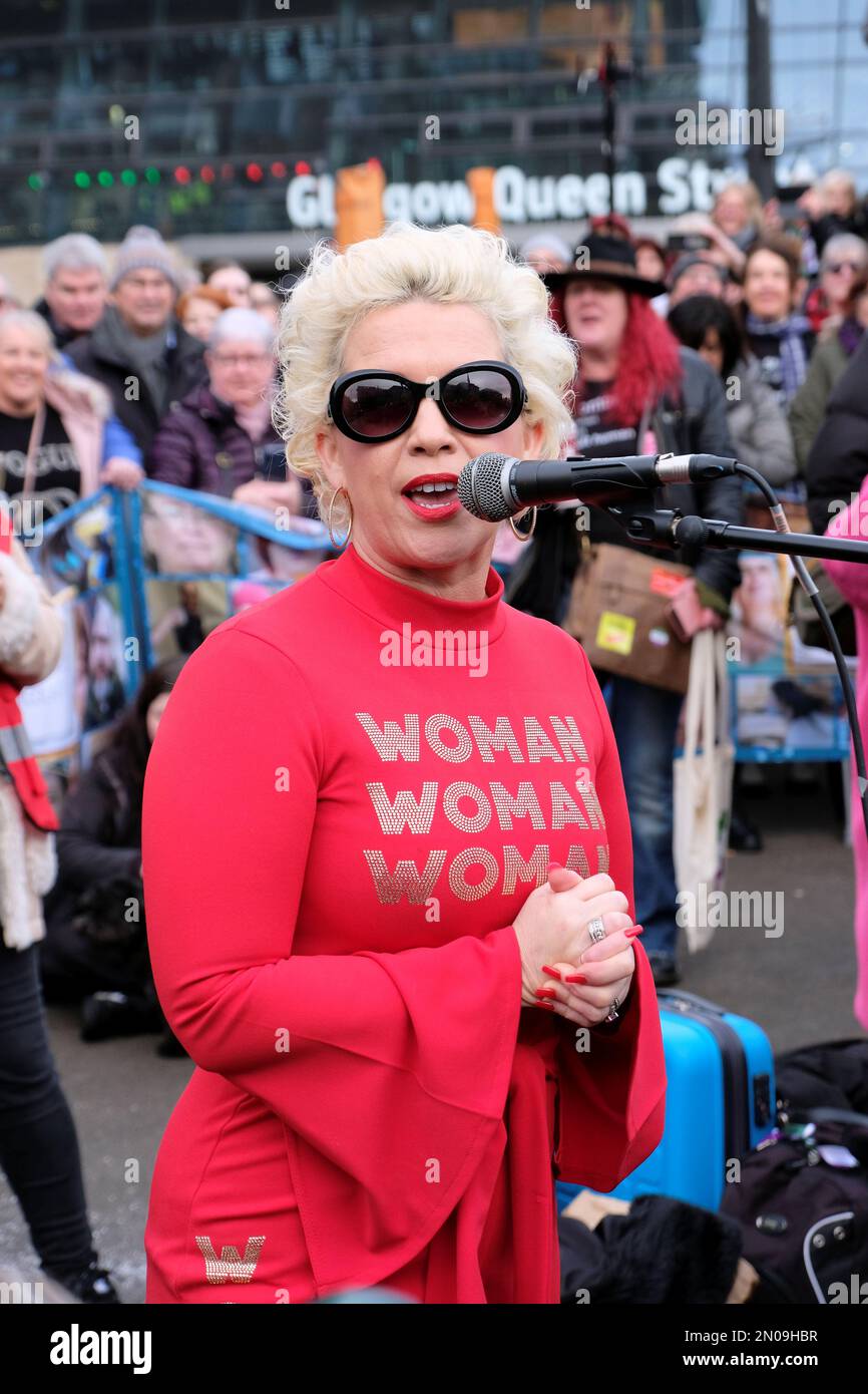 Glasgow, Scotland, UK. 5th February 2023. Anti-transgender rights activist  Kellie-Jay Keen also known as Posie Parker addresses the crowd in George  Square, Standing up for Women Rally, Stand Up for Women's &