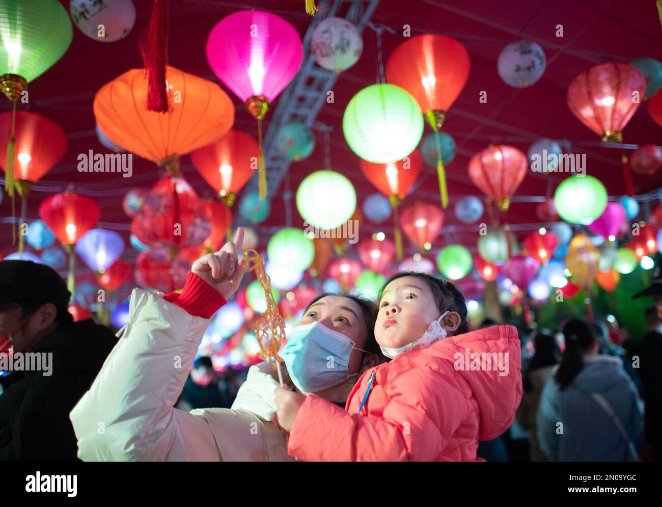 Wuhan, China's Hubei Province. 5th Feb, 2023. Visitors look at lanterns  during a lantern fair at Hubei Provincial Museum in Wuhan, central China's  Hubei Province, Feb. 5, 2023. Lantern fairs and light