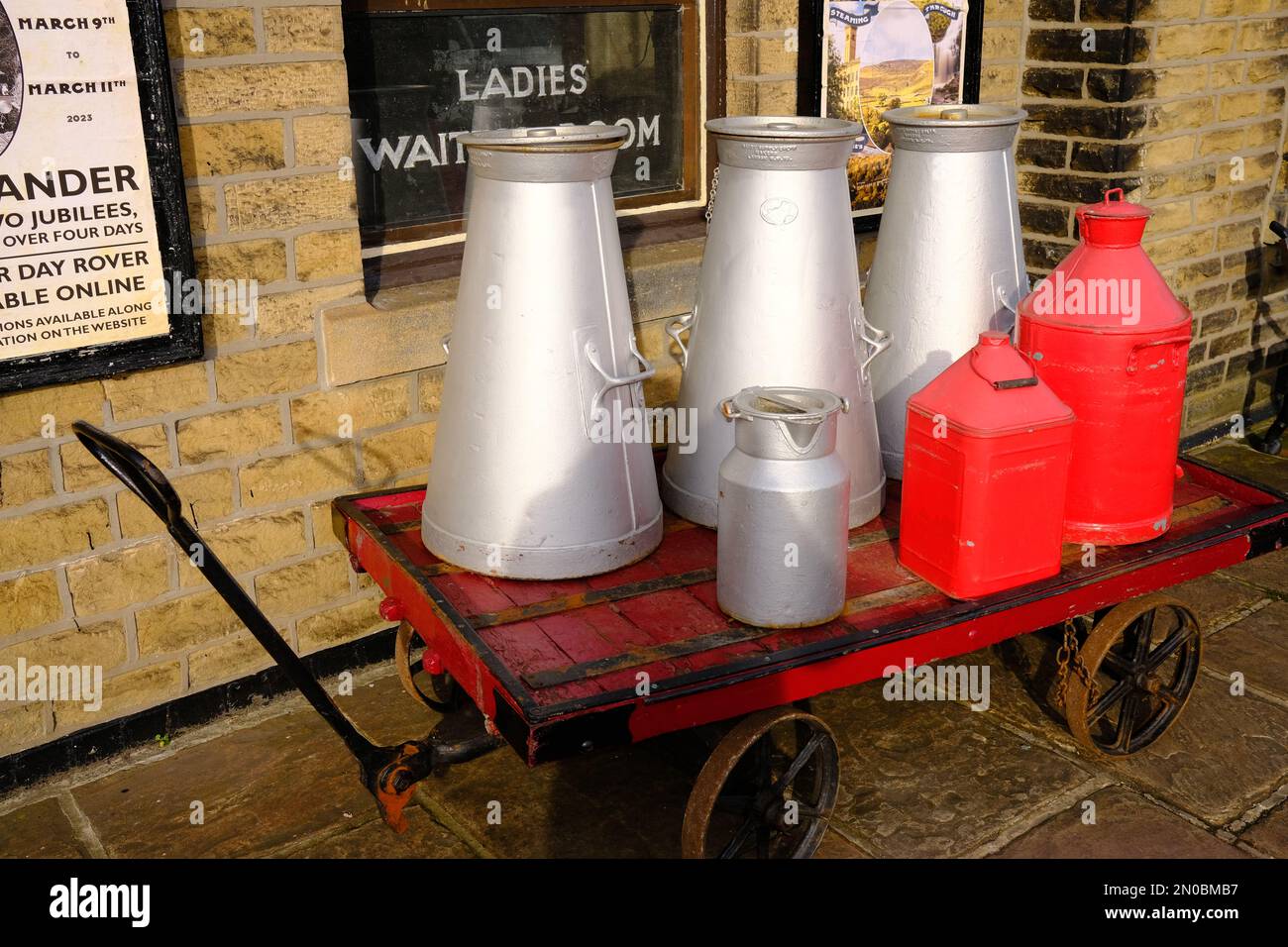 Oakworth station, milk churns, Keighley and Worth Valley railway, West Yorkshire Stock Photo