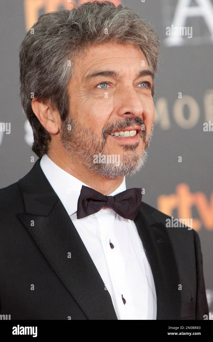 Argentinian actor Ricardo Darin poses for photographers before the Goya ...