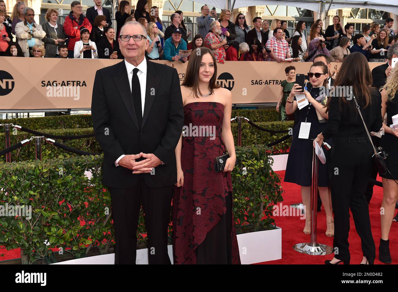 Ed O'neill, Left, And Sophia O'neill Arrive At The 22nd Annual Screen 