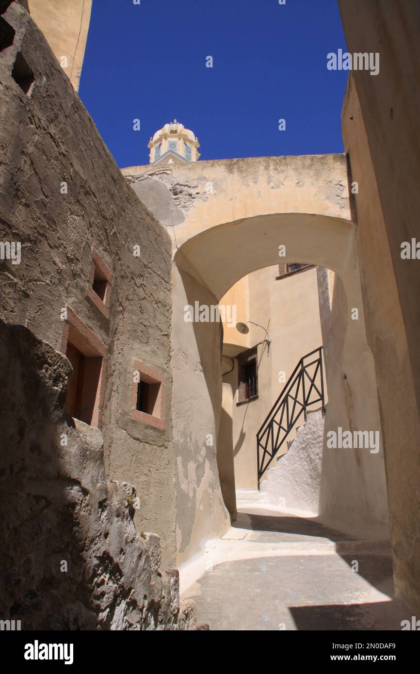 typical narrow alley of Santorini Stock Photo