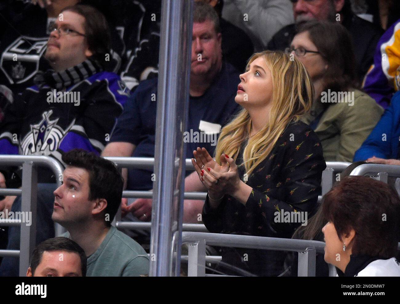 chloe-moretz-at-coldplay-concert-at-rose-bowl-in-pasadena-08-20-2016_5 –  HawtCelebs