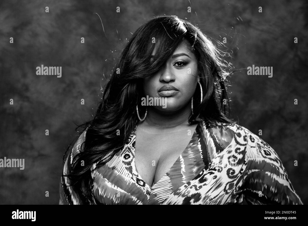In this Jan. 11, 2016 photo, singer Jazmine Sullivan poses for a