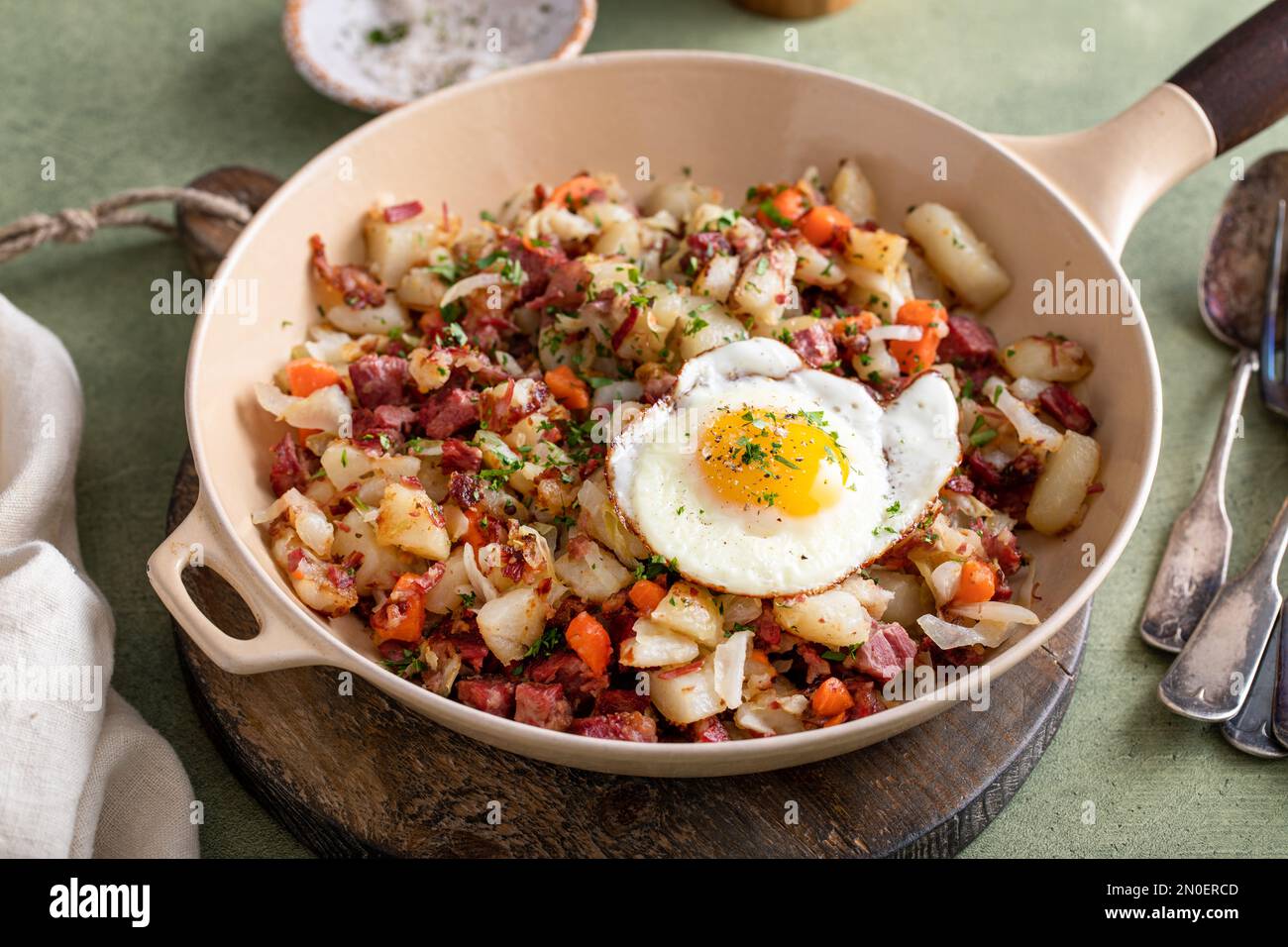 Corned beef hash egg hires stock photography and images Alamy