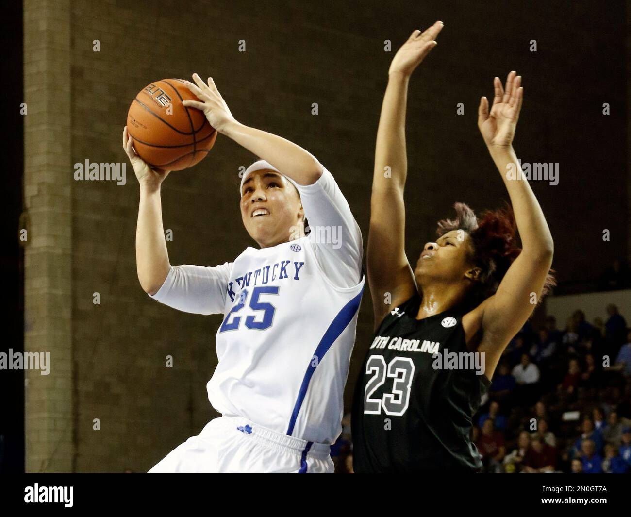 Kentucky's Makayla Epps (25) shoots while defended by South Carolina's