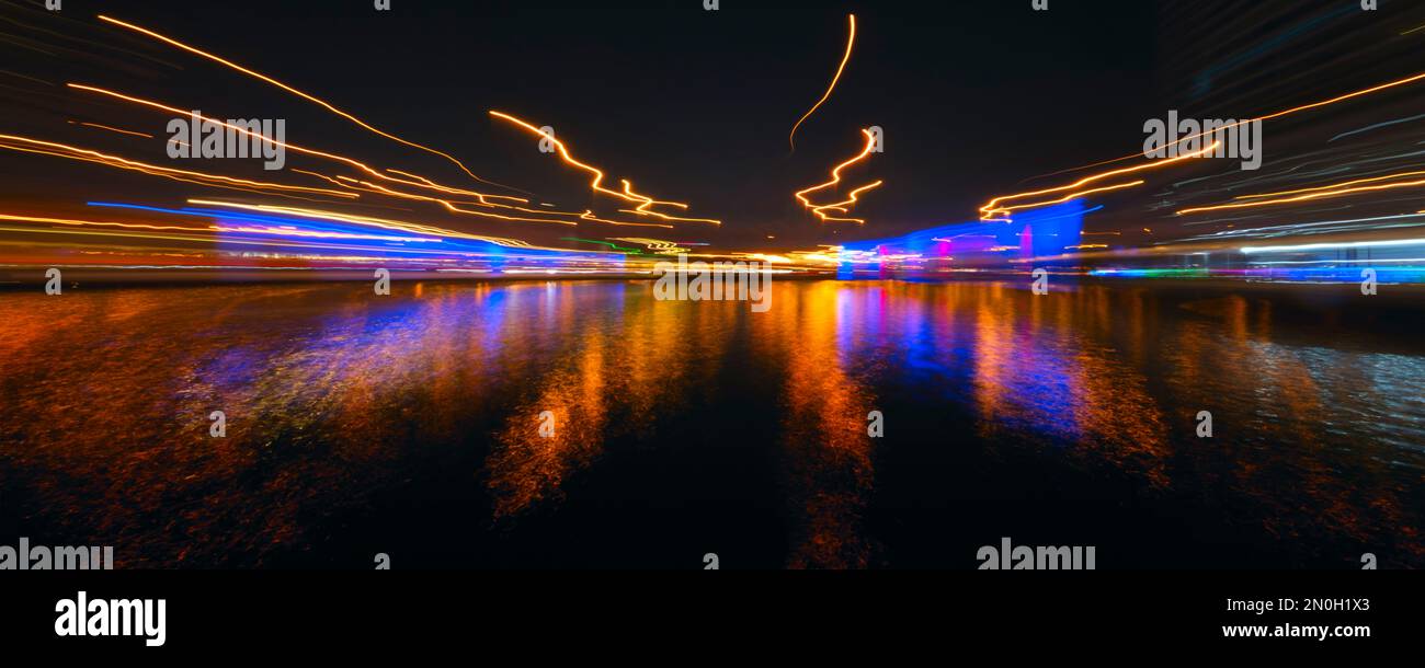 Twilight drive view dubai skyline hi-res stock photography and images ...
