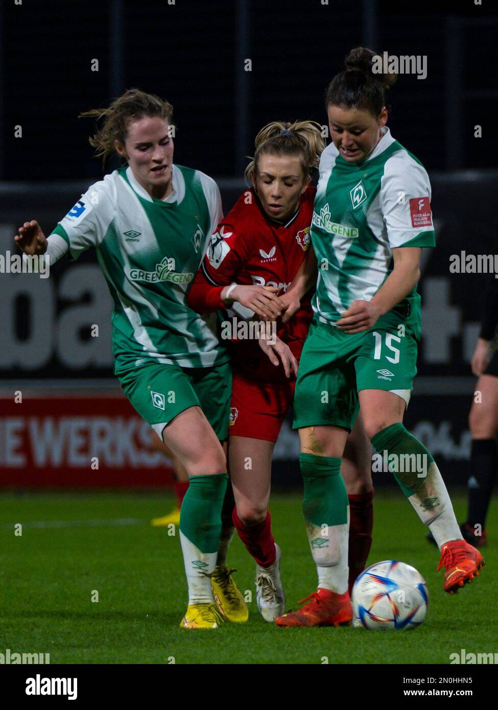 Leverkusen, Germany. 05th Feb, 2023. Leverkusen, Germany, Feb 5th 2023 Jasmin Sehan (15 Bremen) and Reena Wichmann (6 Bremen) tackle Elisa Senss (6 Leverkusen) during the Frauen Bundesliga game between Bayer 04 Leverkusen and SV Werder Bremen at Ulrich Haberland Stadium in Leverkusen, Germany (Tatjana Herzberg/SPP) Credit: SPP Sport Press Photo. /Alamy Live News Stock Photo