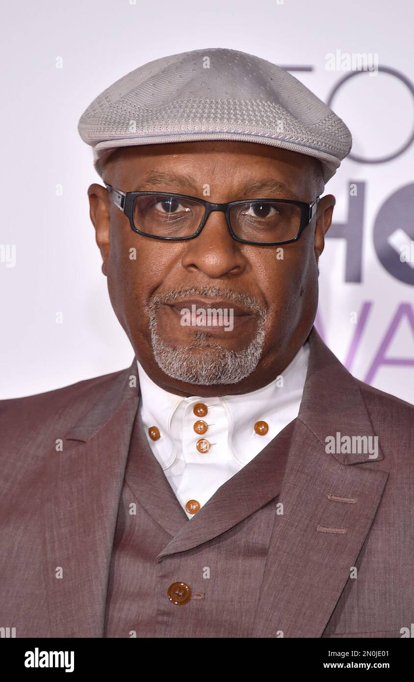 James Pickens, Jr. arrives at the People's Choice Awards at the