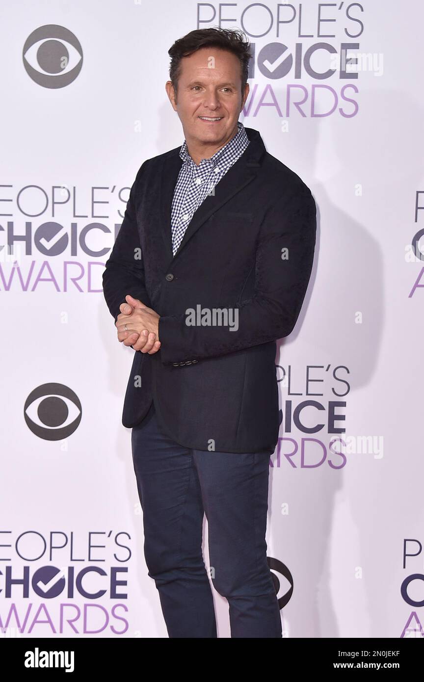 Mark arrives at the People's Choice Awards at the Microsoft