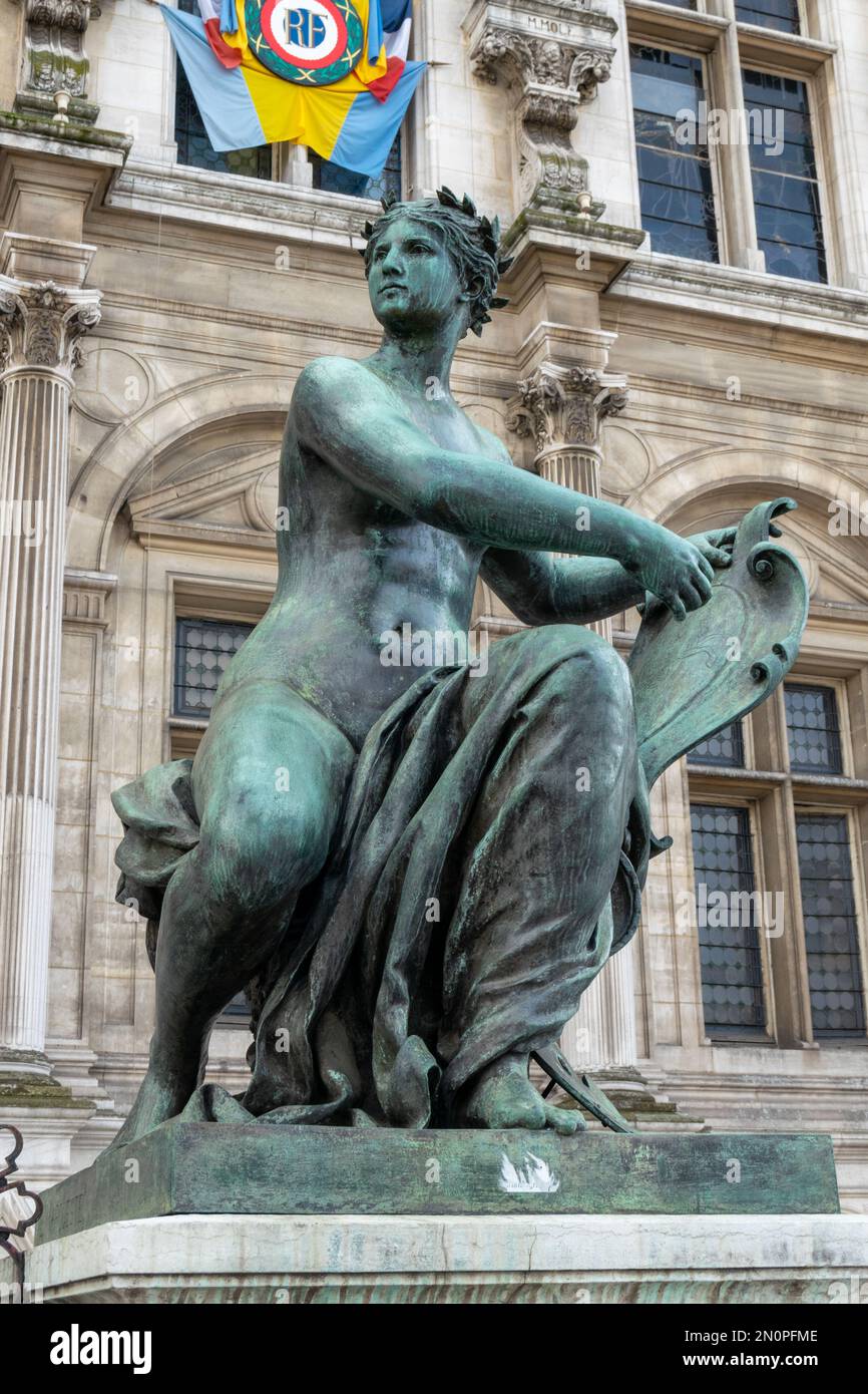 Paris Hotel de Ville beautiful statues Haussmann Renaissance style
