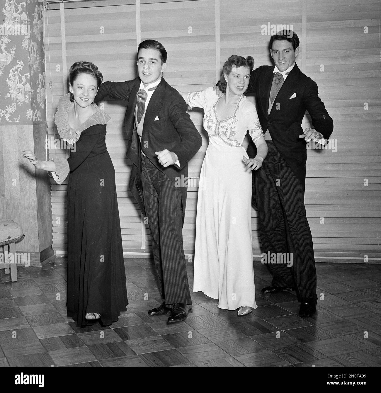 Four dancers entertained first lady Eleanor Roosevelt during an