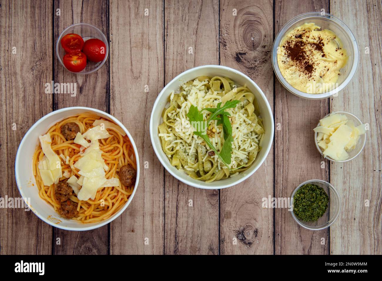 Set of freshly cooked Italian pasta recipes in home delivery containers