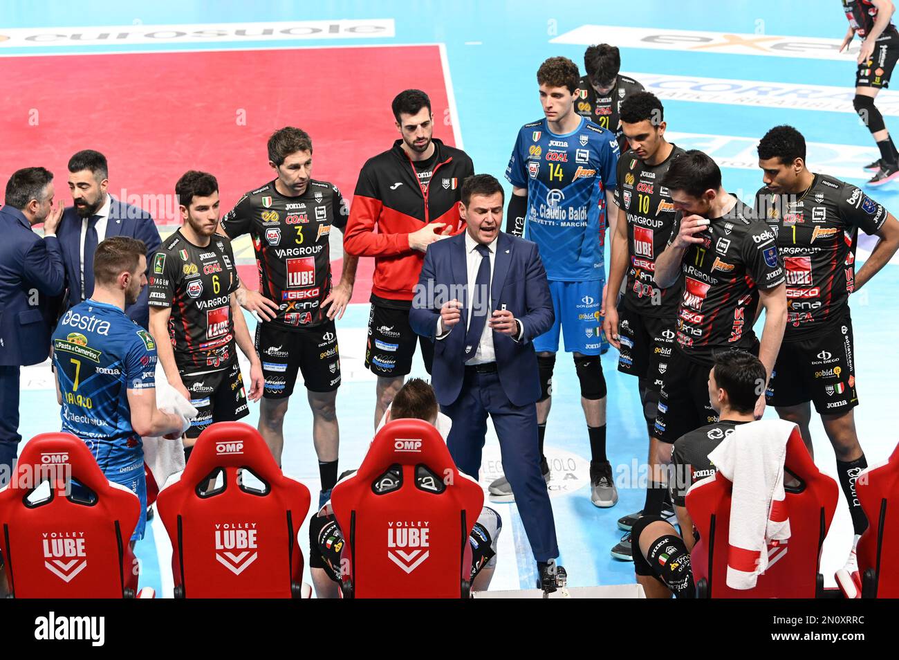 Civitanova Marche, Italy. 05th Feb, 2023. Time out of the Cucine Lube  Civitanova team during Cucine Lube Civitanova vs Top Volley Cisterna,  Volleyball Italian Serie A Men Superleague Championship in Civitanova  Marche,