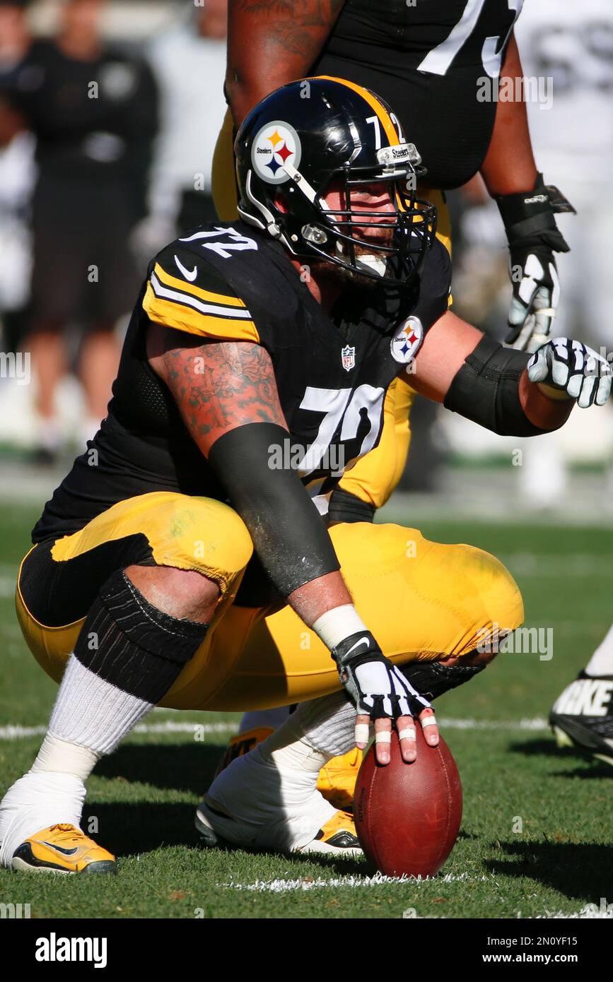 Pittsburgh Steelers center Cody Wallace (72) plays during an NFL football  game against the Oakland Raiders, Sunday, Nov. 8, 2015, in Pittsburgh. (AP  Photo/Gene J. Puskar Stock Photo - Alamy, image size:867x1390