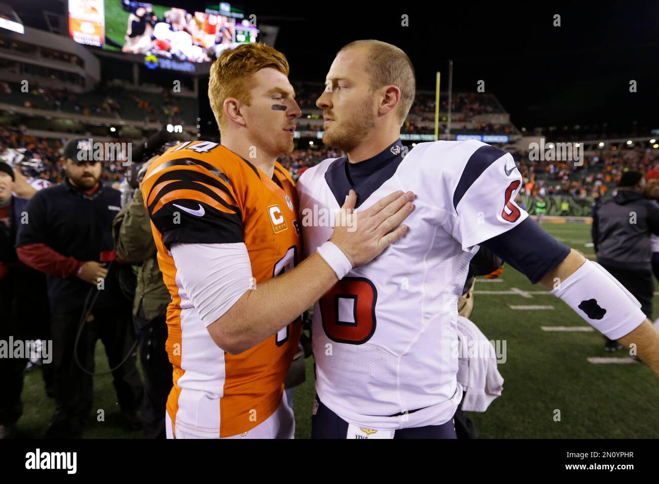 Houston Texans quarterback T.J. Yates (6) shakes hands with Cincinnati