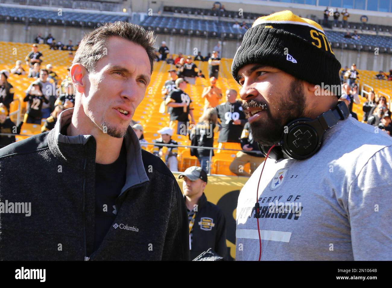 FormerPittsburgh Steelers defensive lineman Aaron Smith, left, talks ...