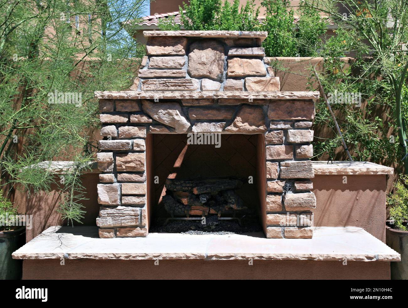 Deck stone fireplace hi-res stock photography and images - Alamy