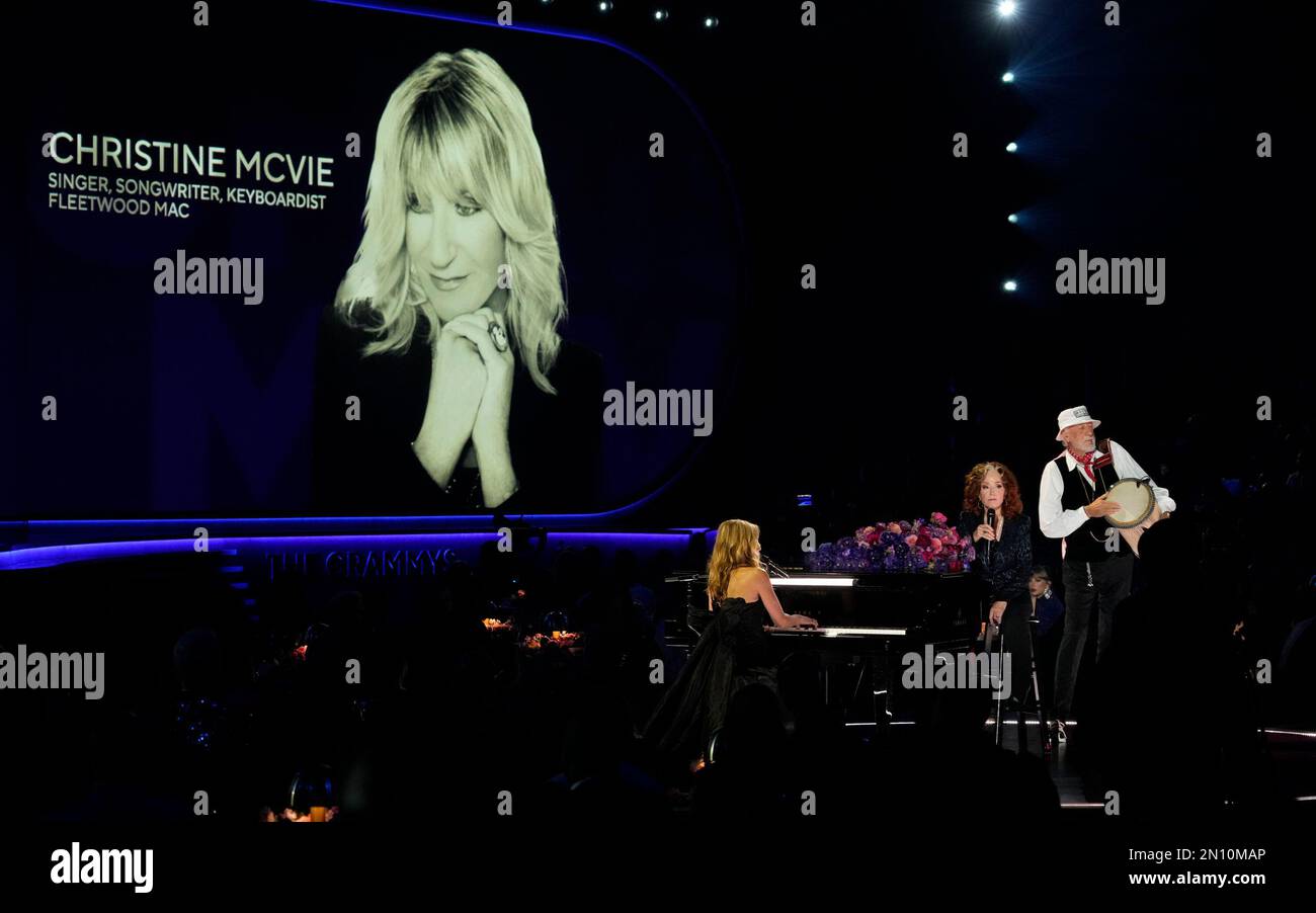 Sheryl Crow, from left, Bonnie Raitt and Mick Fleetwood perform