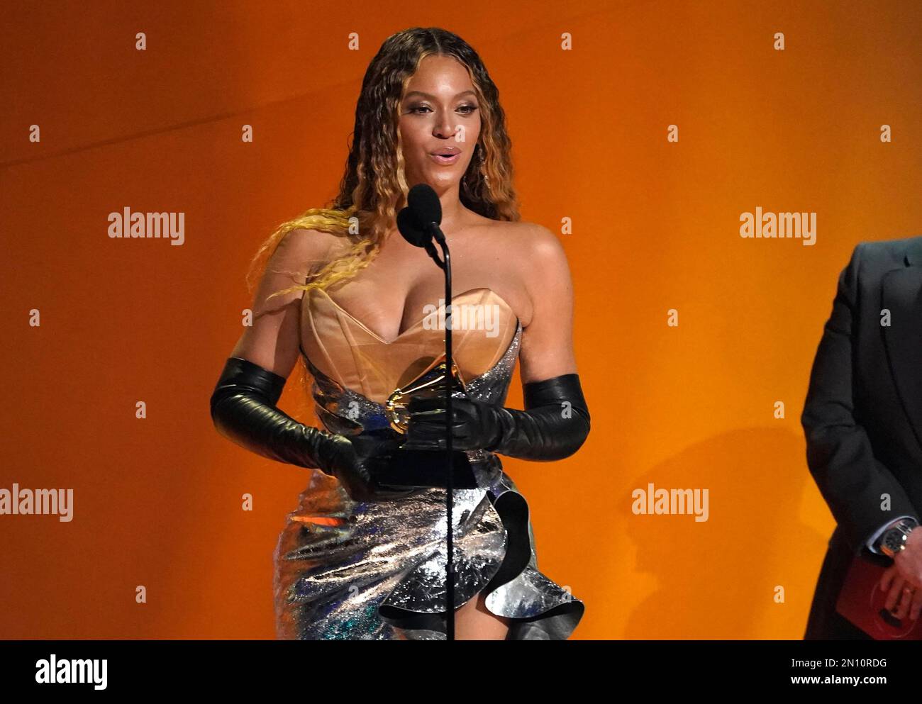 Beyonce accepts the award for best dance/electronic music album for