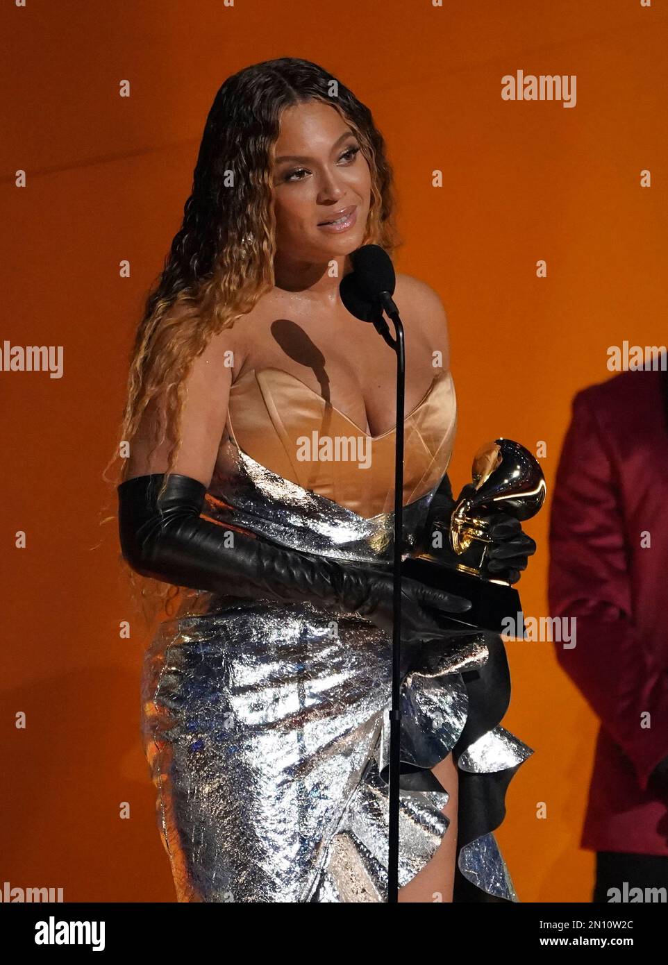 Beyonce accepts the award for best dance/electronic music album for