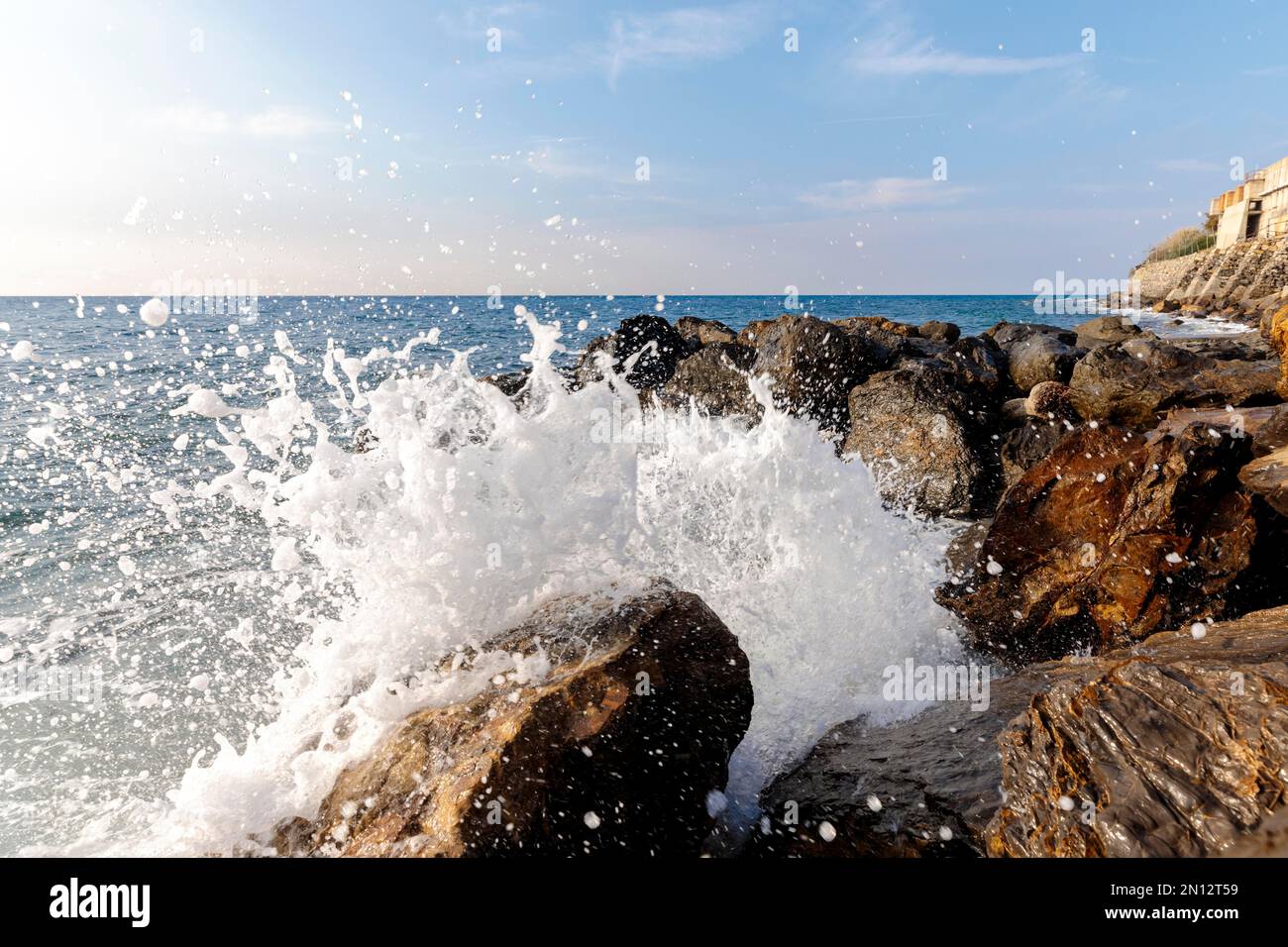 Splashing rocky hi-res stock photography and images - Alamy