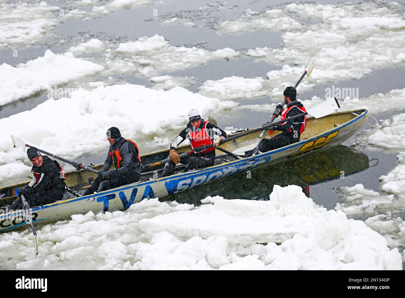 Quebec, Quebec, Canada. 5th Feb, 2023. Quebec winter carnival canoe race at Quebec City. It is run during the Quebec Winter Carnival, at Quebec City every February. More than 40 teams compete, struggling with the powerful current, large chunks of ice and cold water. The Quebec City area is the centre of ice canoeing activity, but there are teams elsewhere in the province of Quebec (Credit Image: © Serkan Senturk/ZUMA Press Wire) EDITORIAL USAGE ONLY! Not for Commercial USAGE! Credit: ZUMA Press, Inc./Alamy Live News Stock Photo