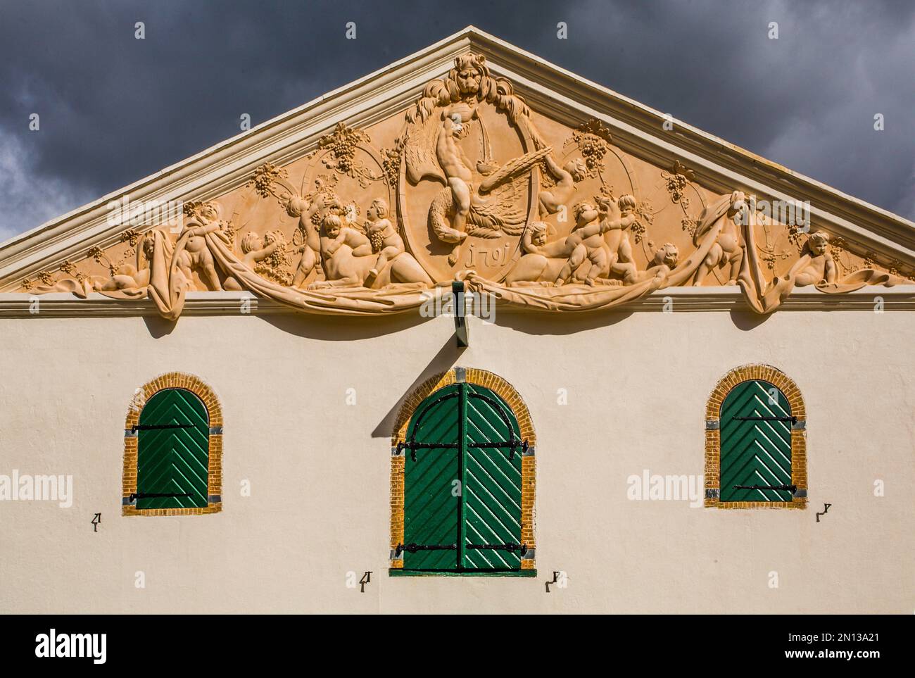 Aboveground wine cellar, gable designed by sculptorAnreith, Groot