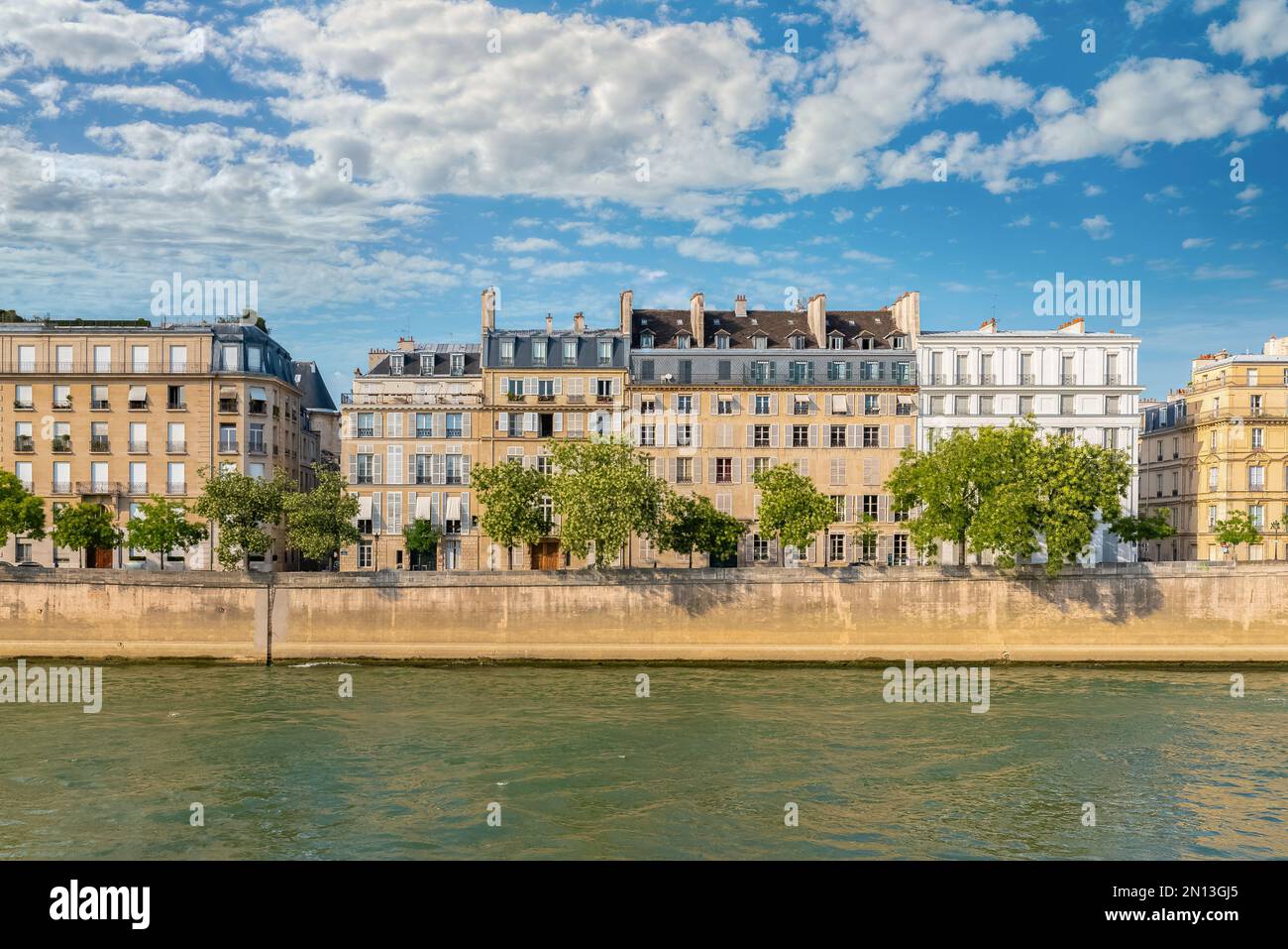 Paris, ile SaintLouis, beautiful houses quai d’Anjou Stock Photo Alamy