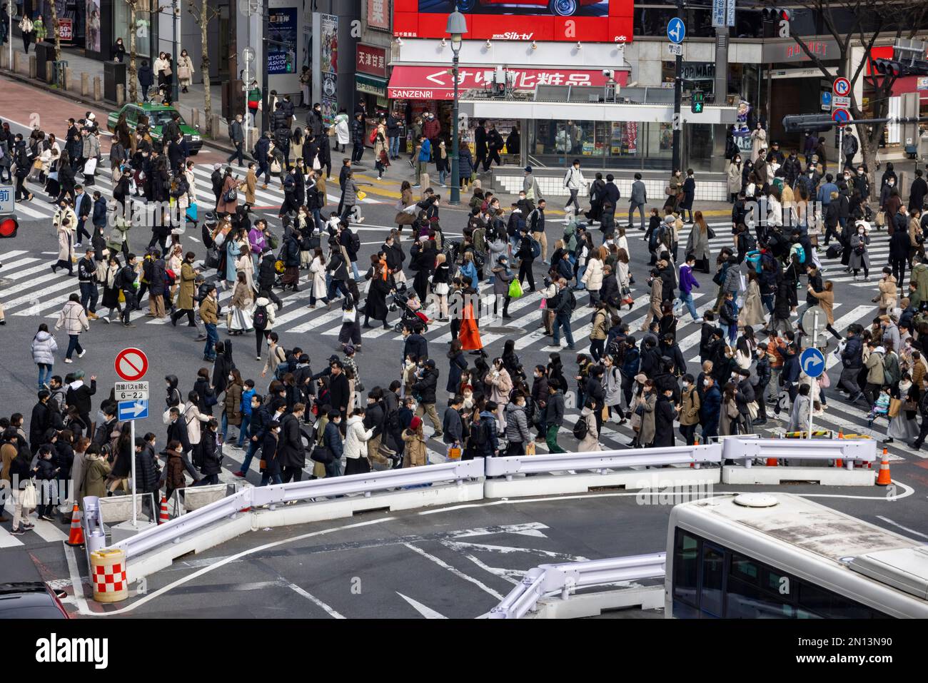 Shibuya scramble crossing Stock Photo - Alamy