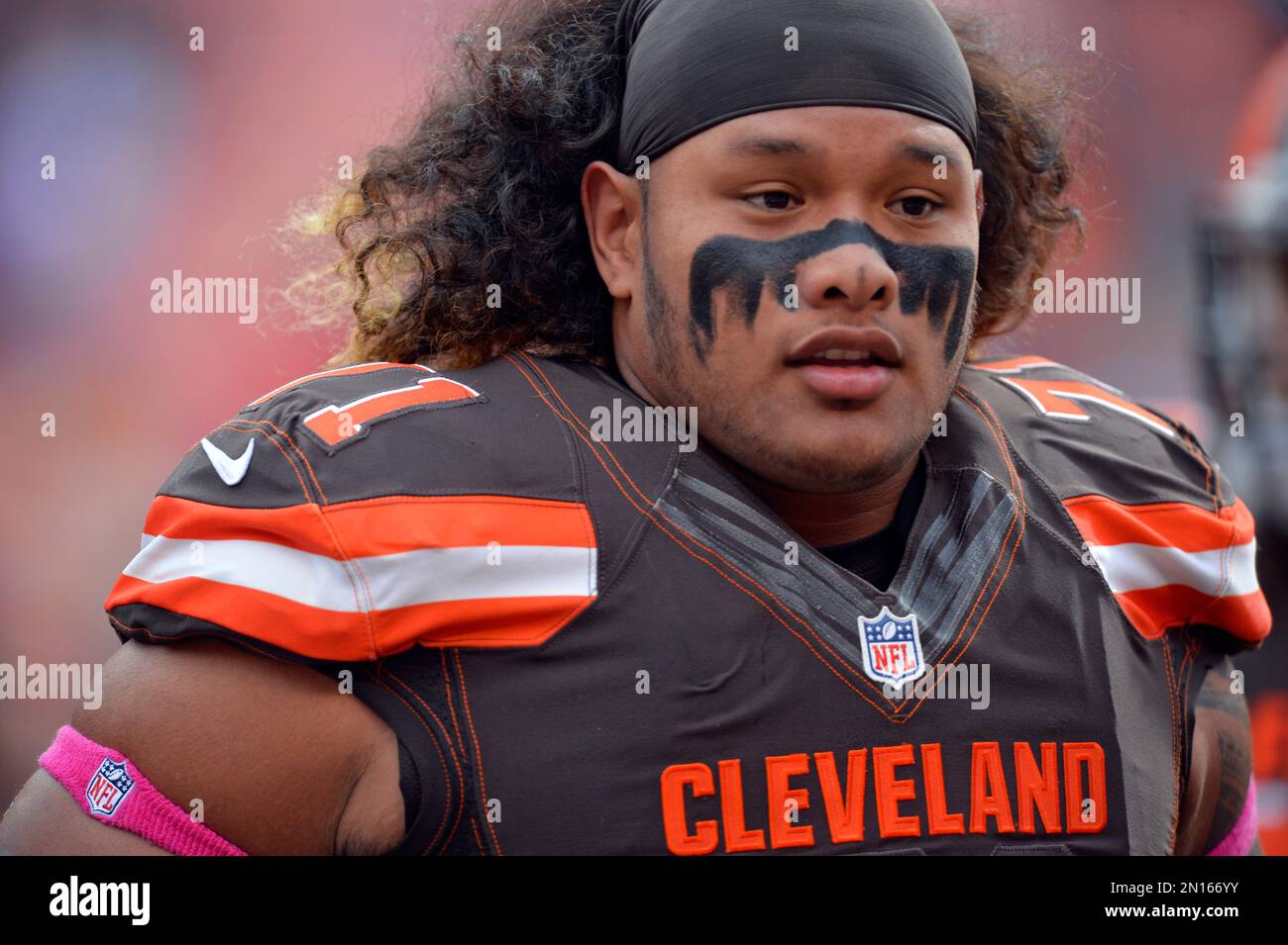Cleveland Browns defensive tackle Danny Shelton is shown before an NFL football game against the Denver Broncos Sunday Oct. 18 2015 in Cleveland. AP Photo David Richard Stock Photo Alamy