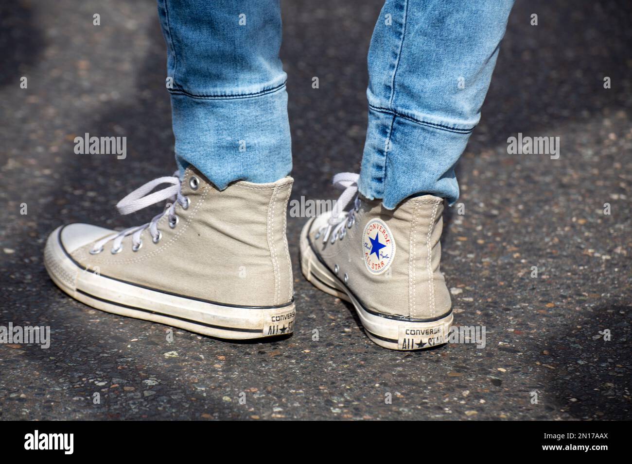 chucks basketball shoes