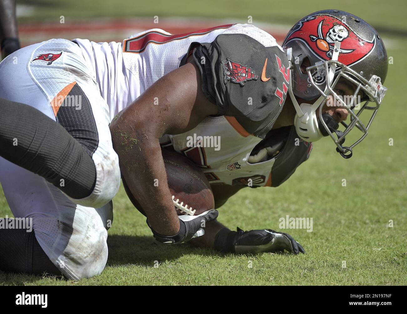 Tampa Bay Buccaneers running back Charles Sims dives into the end zone ...